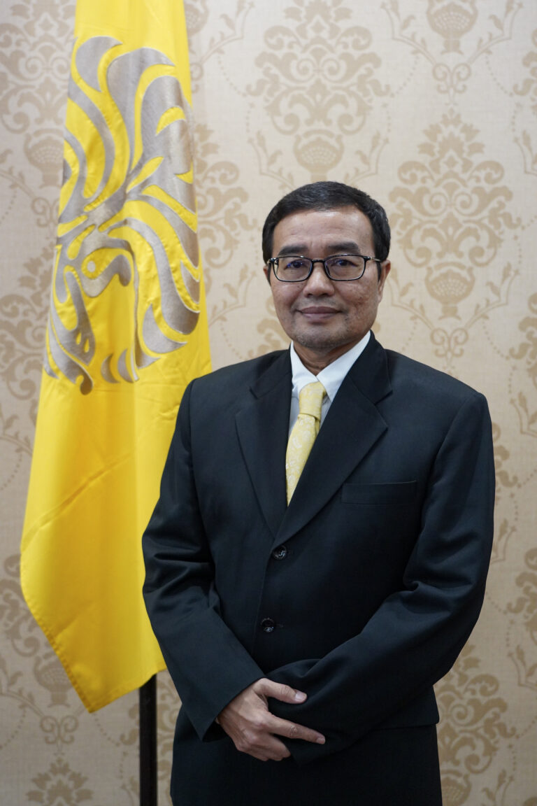 Dr. Arman Nefi, S.H., M.M